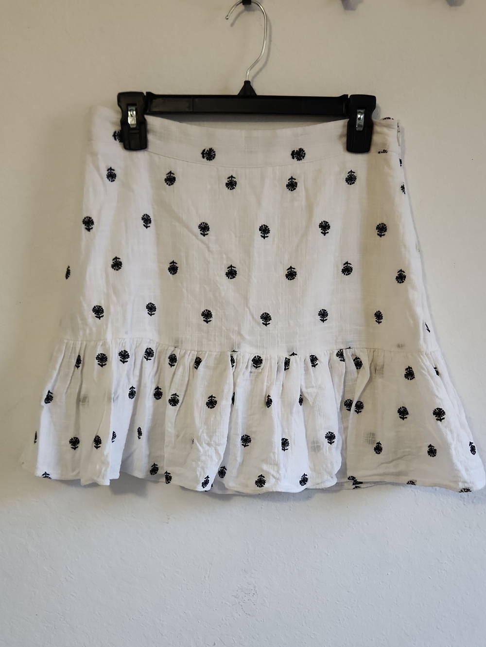 Coastal Boho A Loves A White Floral Embroidered Cotton Tiered Mini Skirt M